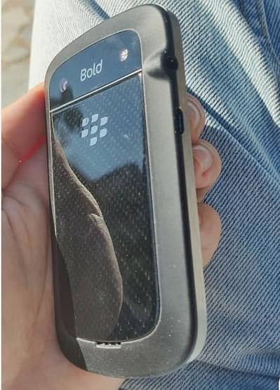 bb phone like new phone. rs. 4500 call whats up 03191950591