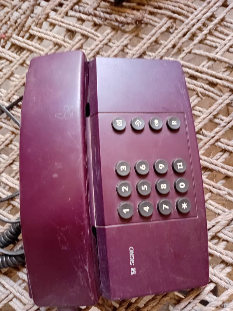 4 telephone set 1