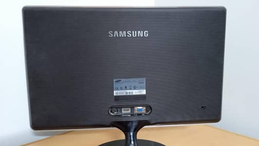 MONITOR  Samsung 24"