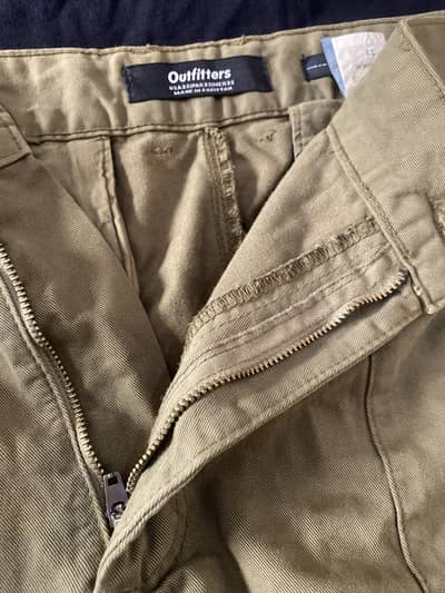 Outfitters Straight Fit Cargo Pants – Waist 32 – Never Worn