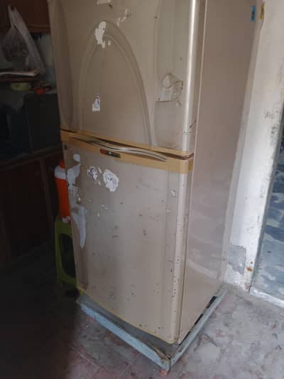 Dawlance fridge for sale