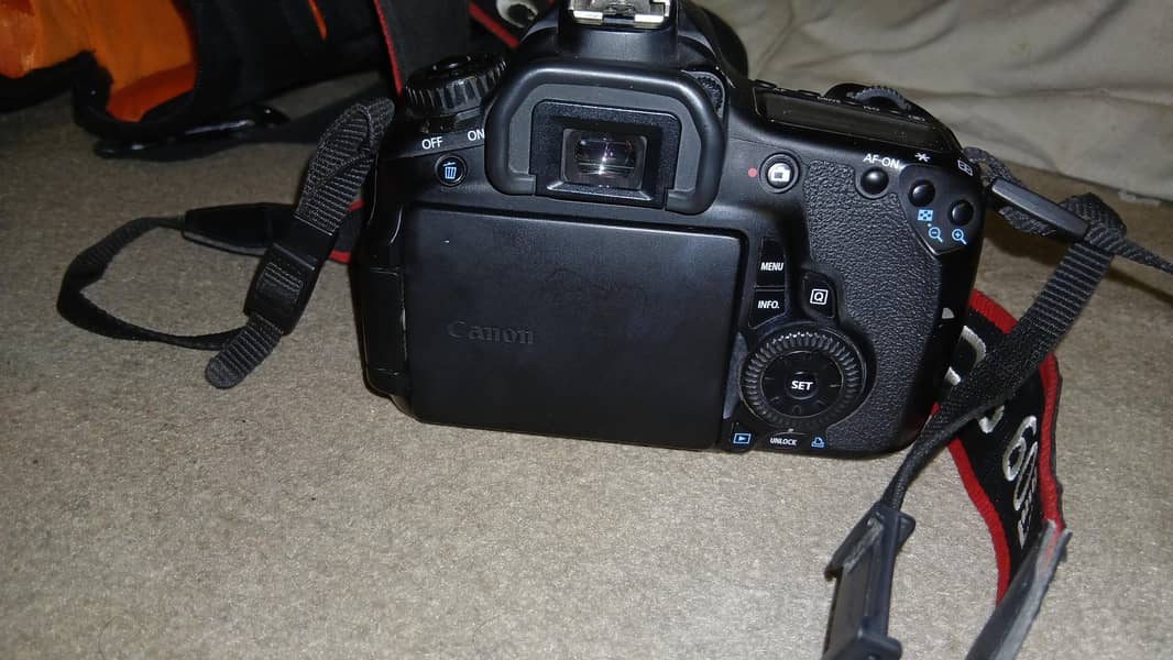 CANON EOS 60D 1