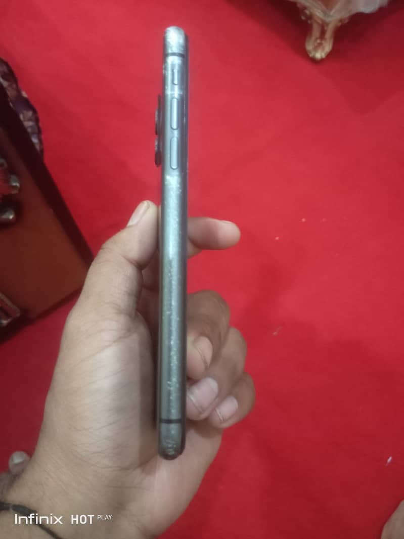 Apple iPhone 11 2