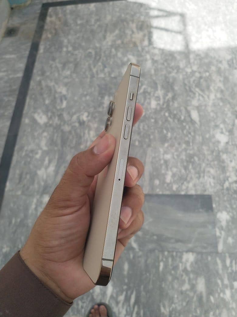 Iphone 12 pro max 3