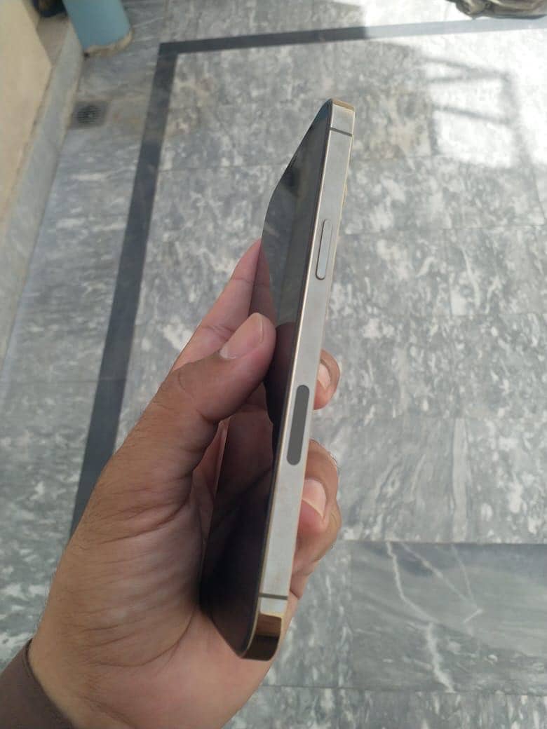 Iphone 12 pro max 5