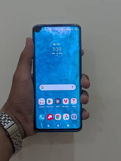 256 gb phone condition ok Sirf uper sa thori screen damage ha