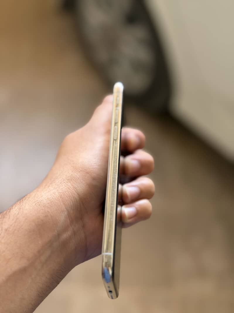Iphone xs 4