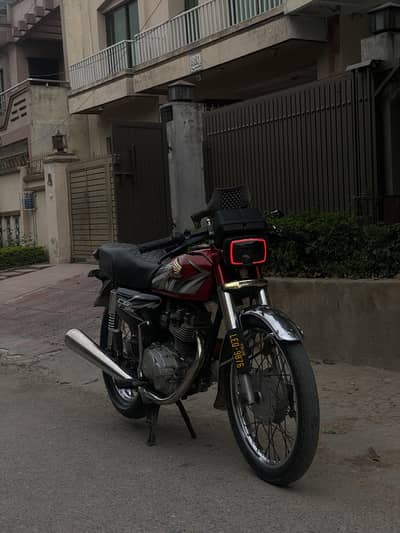 CG 125 (2010) fully customized