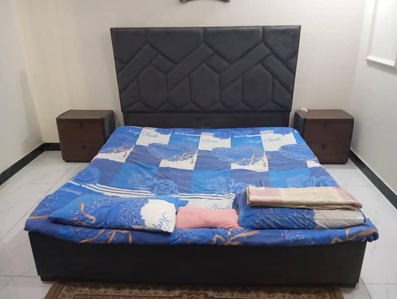 King bed 0