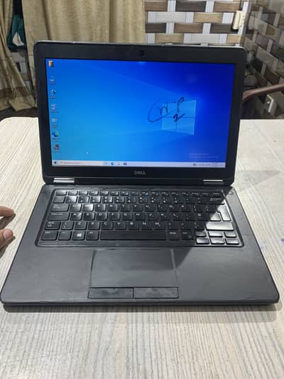 Dell Latitude 7250 |I5 5 generation| 8gb ram 256gb ssd
