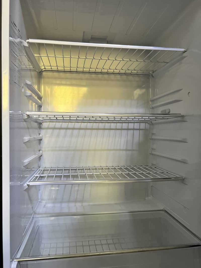 Refrigerator 0