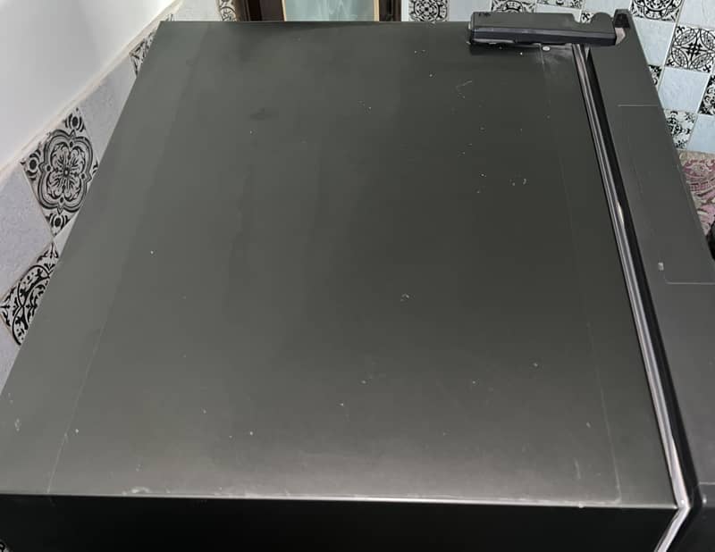 Refrigerator 10