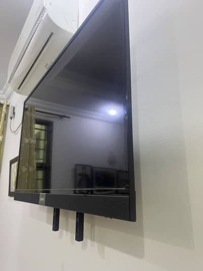 Orient LED