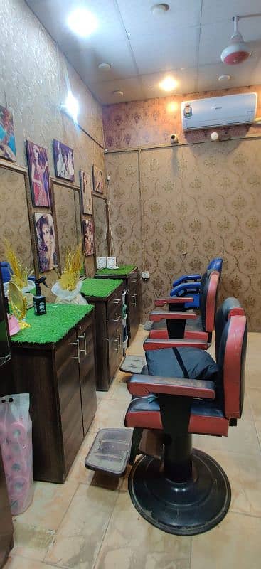 Running Business Salon Setup For Sale, Salon Equipments Salon Chairs