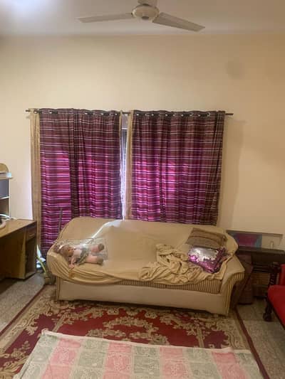 Running Hostel 1-Kanal 2nd, 3rd & 4th Floors Available For Rent on Wahdat Road Mustafa Town