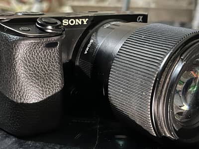 Sony a6300 with 30mm lens | 2 Batteries | Charger | Box