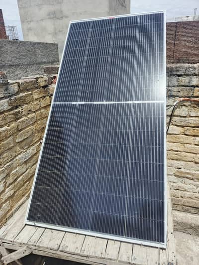 solar penal 370 watt double glass brand new condition