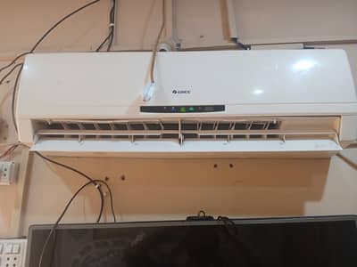 Gree 1.5 ton used but best AC