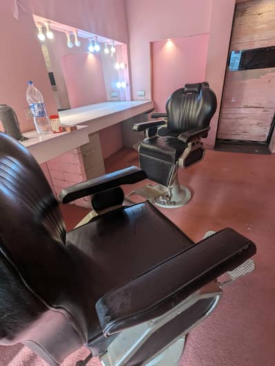 salon working chairs