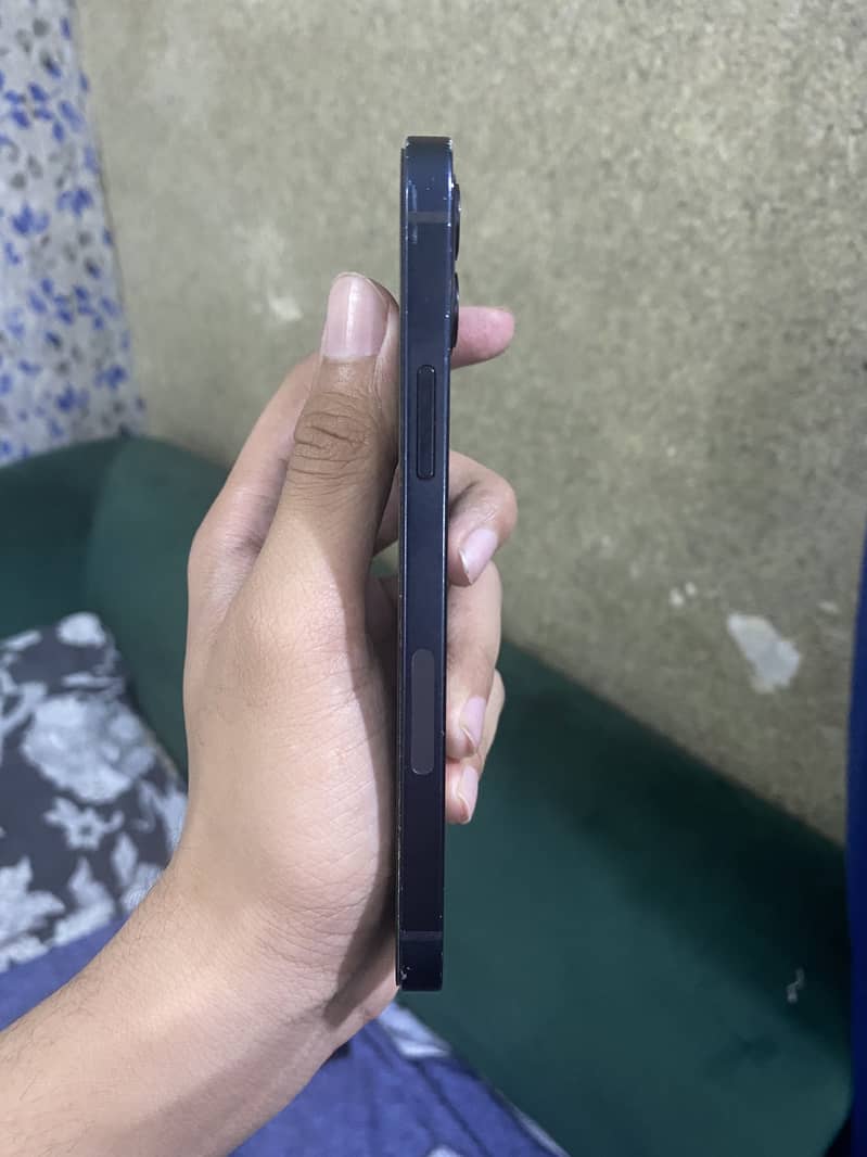 iPhone 12 2
