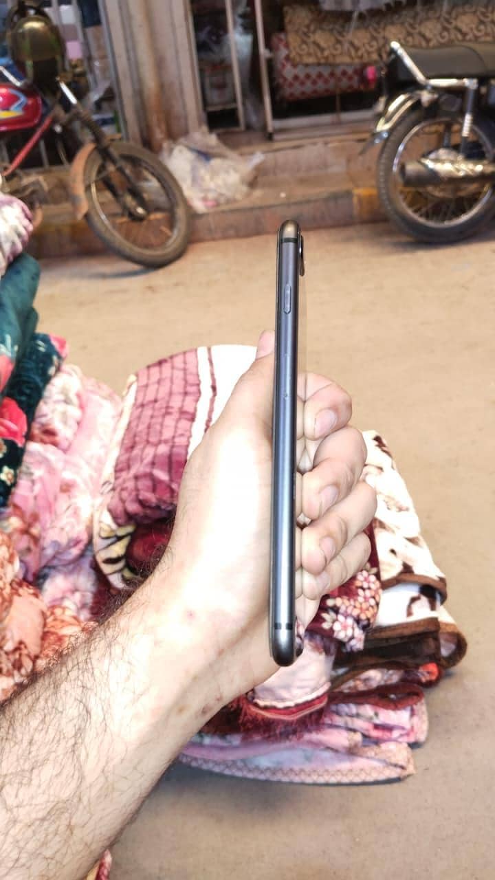 Apple iPhone 8 Plus 6