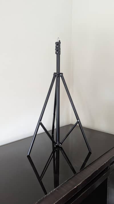 Aluminum Tripod Stand
