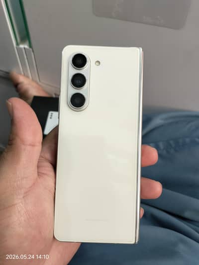 samsung fold5 non PTA cream color 256gb 10/10 full box for sale