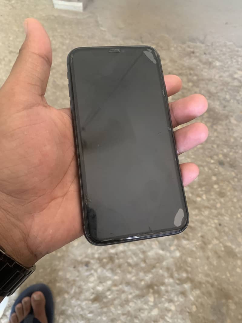 iPhone 11 3