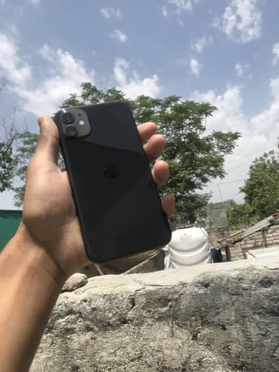 Apple iPhone 11 10/10 condition non pta read add must