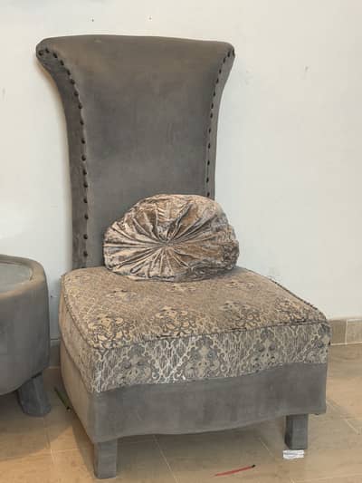 Coffee table n chairs