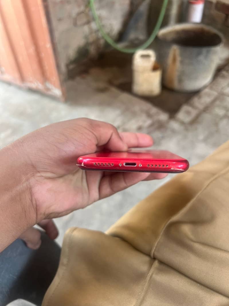 Apple iPhone 11 3