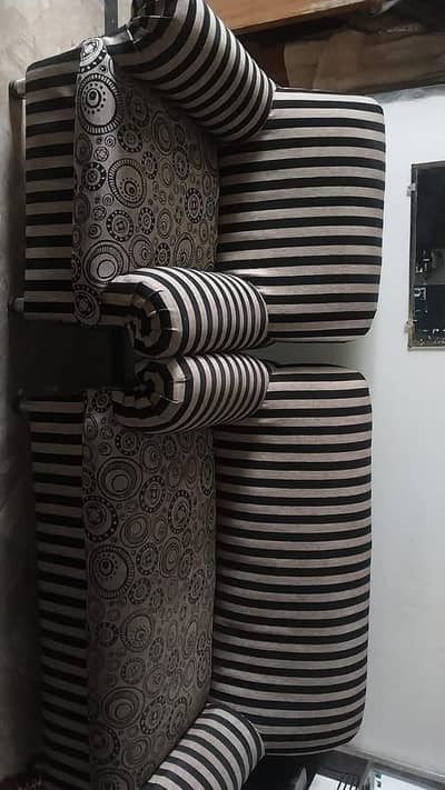 7 Seater Sofa Set in Excellent Condition