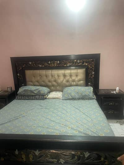 bed side table n dressing table for sale