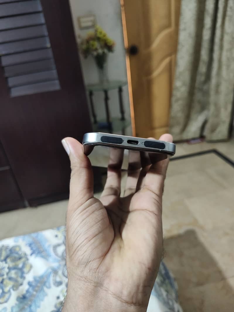 Iphone 16 pro 3