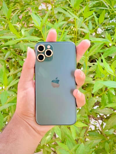 iphone 11 pro : condition 10 by 10 : 64 gb : battery 88% :