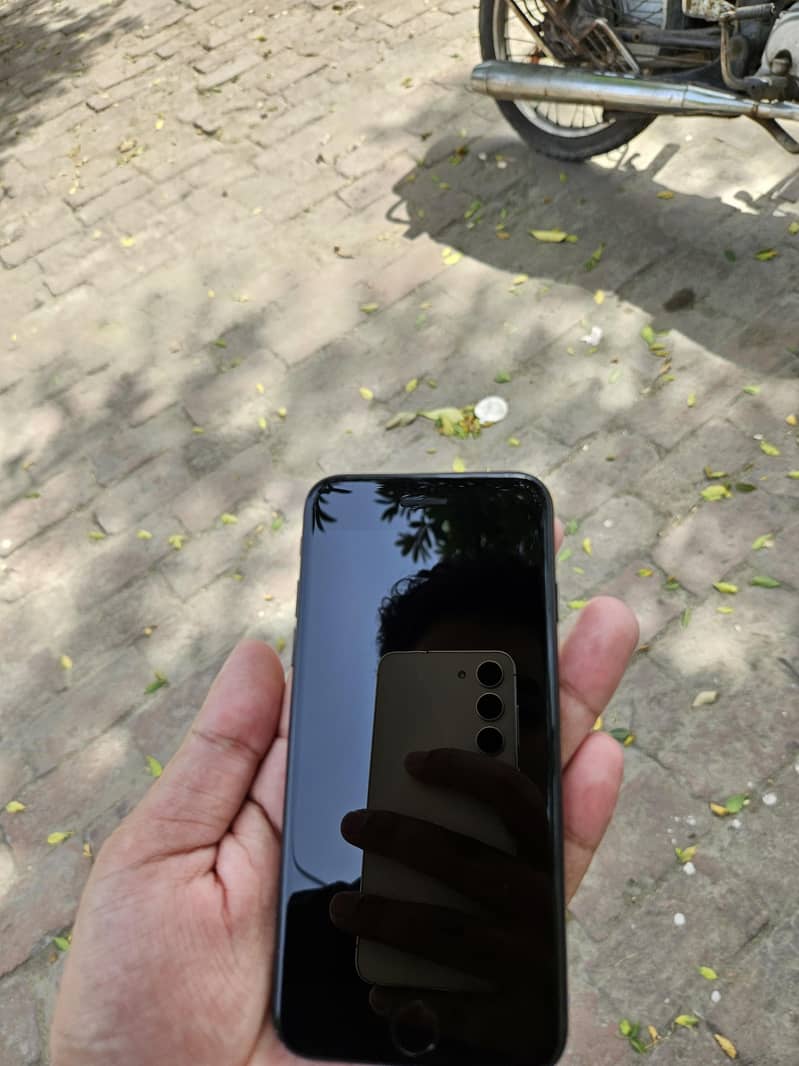 Iphone se 3rd generation 0