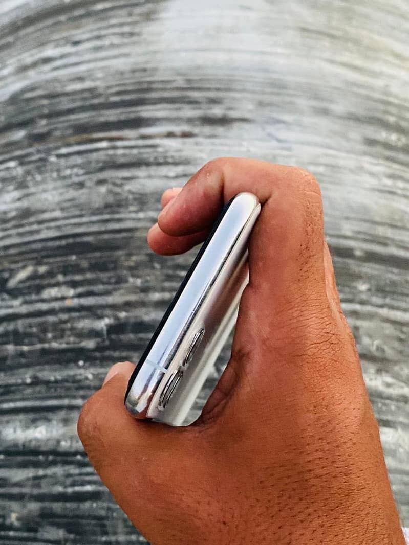 iPhone 11 Pro 2