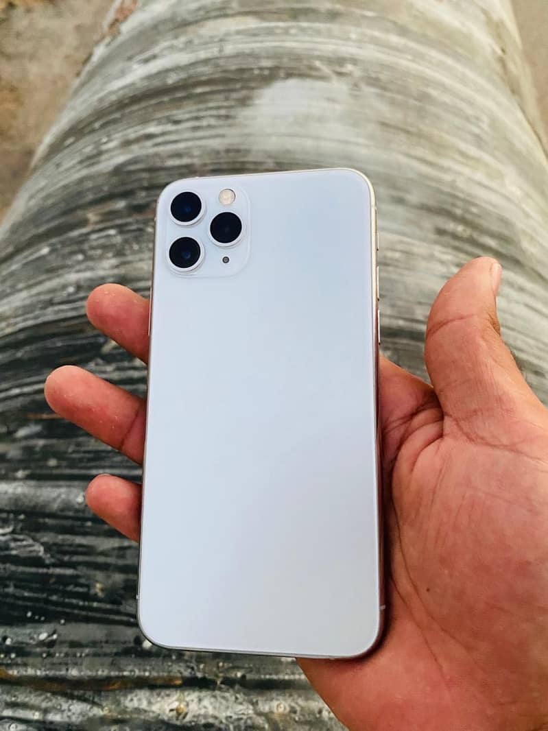 iPhone 11 Pro 3