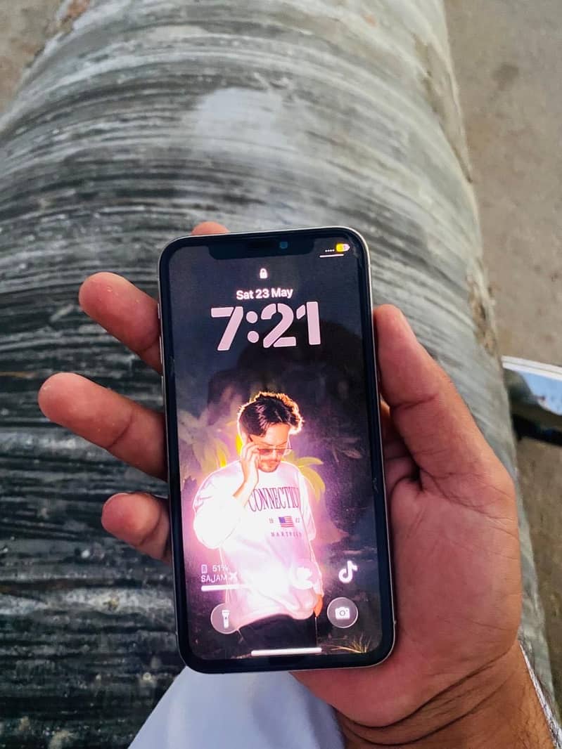 iPhone 11 Pro 4