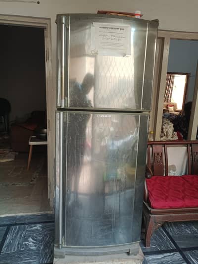 wants to Sell My Dawlance H zone medium size fridge