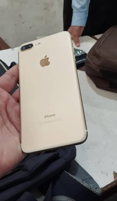7 plus. Pta approved ha 128 gb . Battery 69% . No any fault