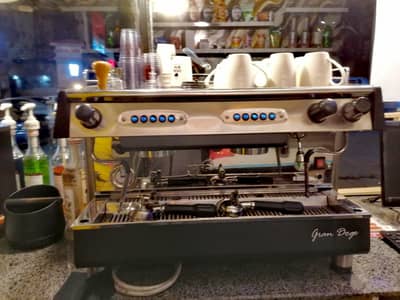 Coffee machine and beans grander