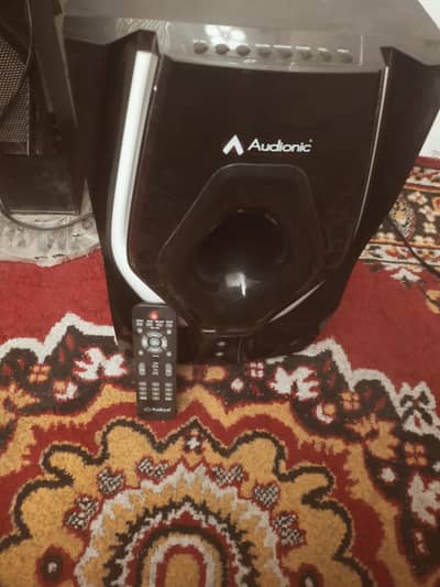 audionic speaker+ LCD urgent sale  03000845662
