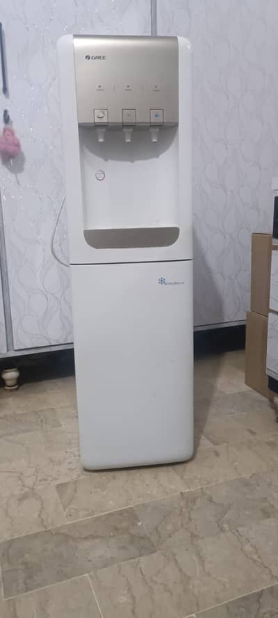 Gree Water Dispenser