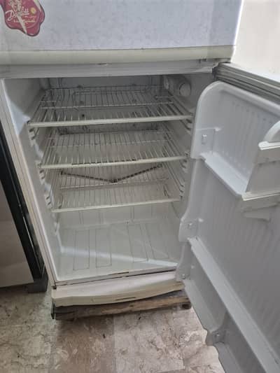 Large PEL 26 inch wide ,5 feet almost height ,working and cooling g9i