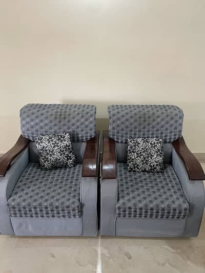5 Seater Sofa set with dewan and center table.
