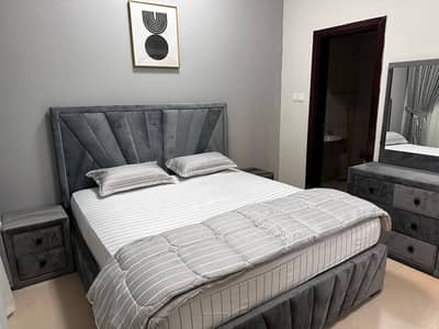 One bedroom apartment per day available Gulbug green Islamabad lukurya furnished apartment