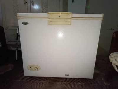 Wants to sell my Waves Single door deep frizer