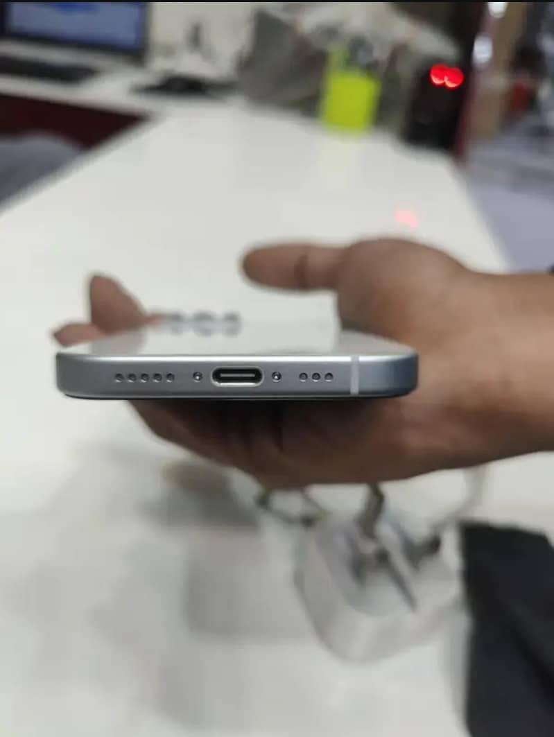 iphone 15 4