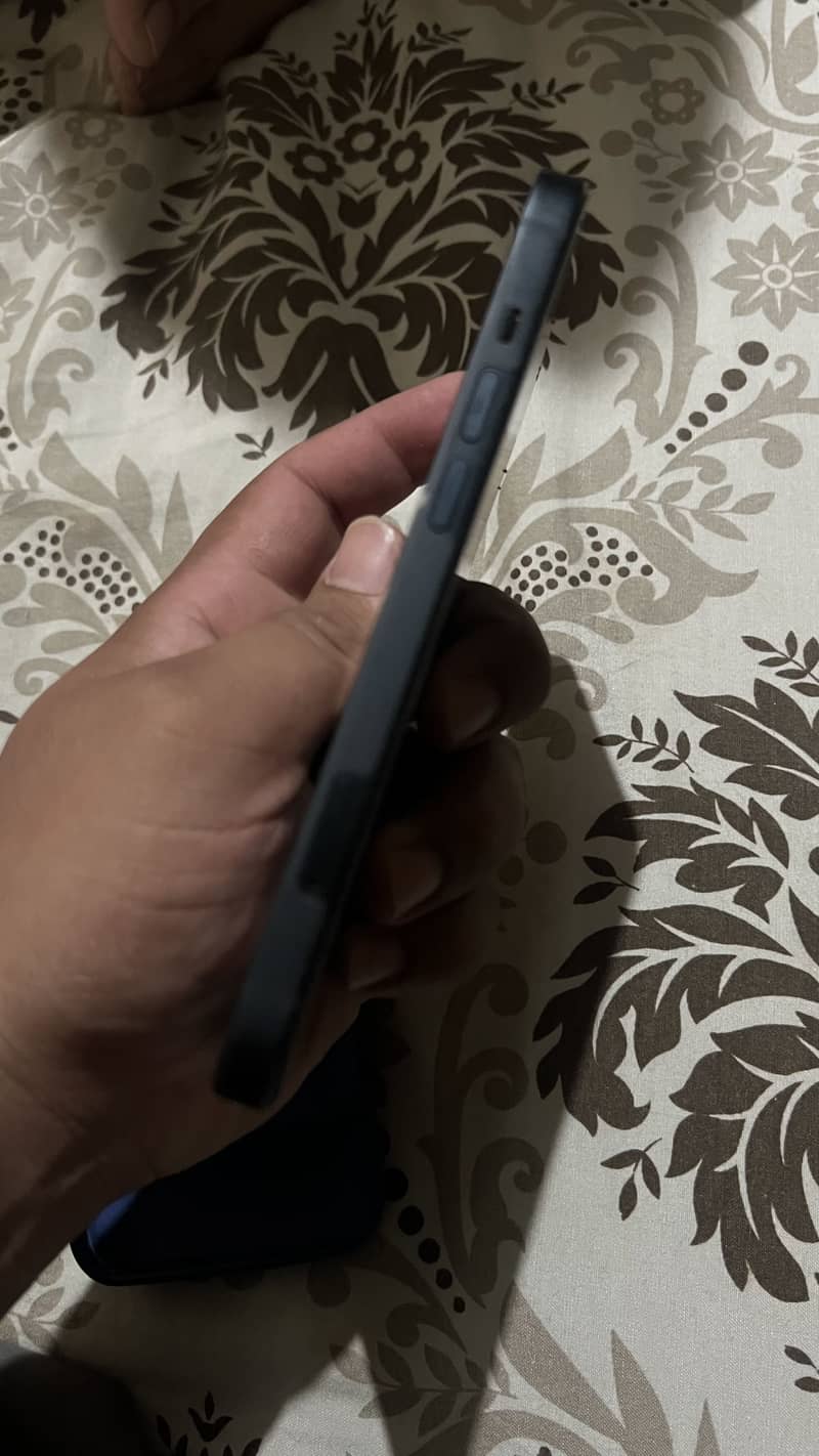 iPhone 13 2